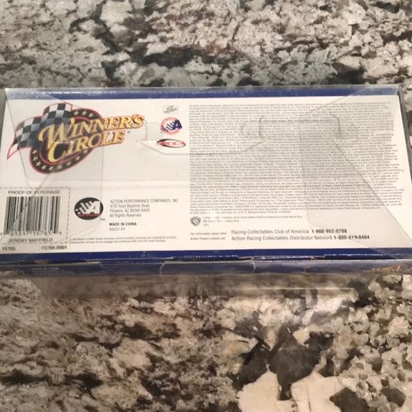 Nascar Dodge Winner's Circle 1/24 Muppets Car #19 original box 25th anniversary - Picture 6 of 11